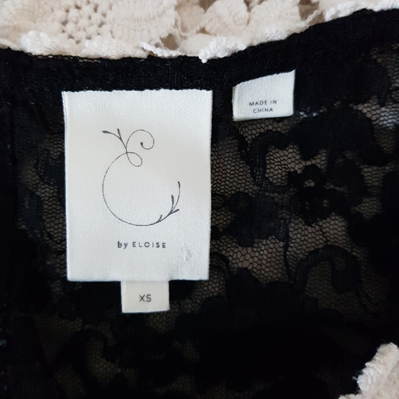 Lace Peter Pan Collar Sleeveless Shirt - Picture 3 of 7